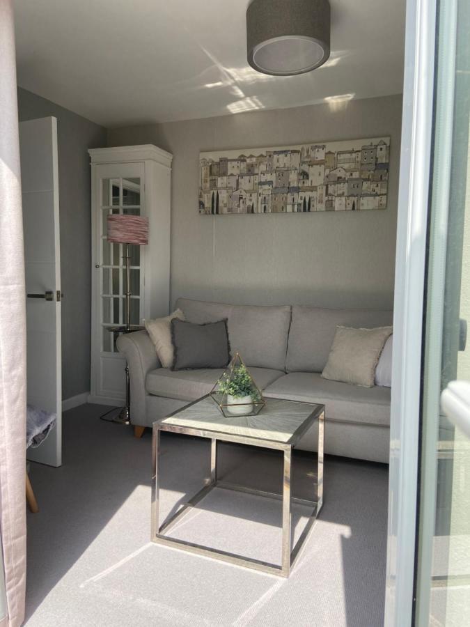 Dewcroft Villa Horsley  Exteriör bild